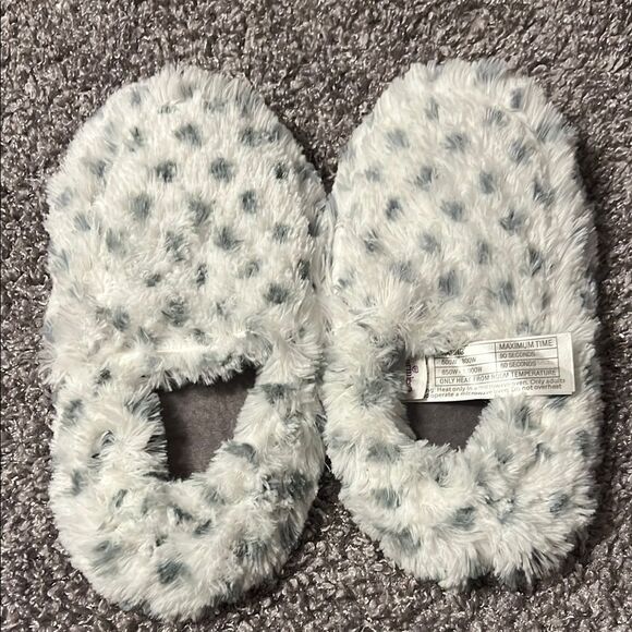 Gray and White Faux Fur Heating Pad Slippers - Picture 1 of 3